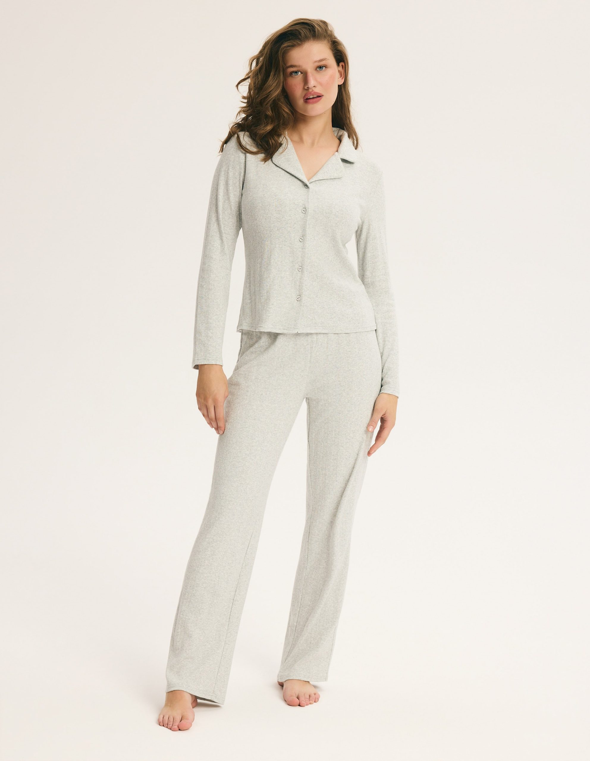 damskie-pizamy-bawelniane-327tis.jpg Piżamy damskie bawełniane | Eleganckie i wygodne 👚| ESOTIQ - obrazek 1