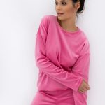 Welurowa piżama damska Sensis Charlie, różowa góra z długim rękawem, spodnie aksamitne, homewear