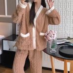WarmComfort Damska Gruba Piżama Polarowa – Stylowy Luźny Krój na Zimowe Wieczory Piżama Damska Khaki / S